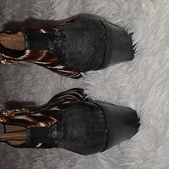 Antonio Melani | size 6 | paytton printed half calf bootie - Picture 5 of 10